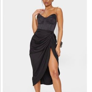 Black Ruched side midi skirt